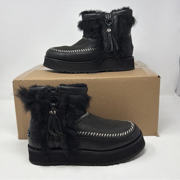 UGG Shoes - UGG Fluff Punk Women’s Boots Black Size 6 Platform Sheepskin Lined STORE MODEL